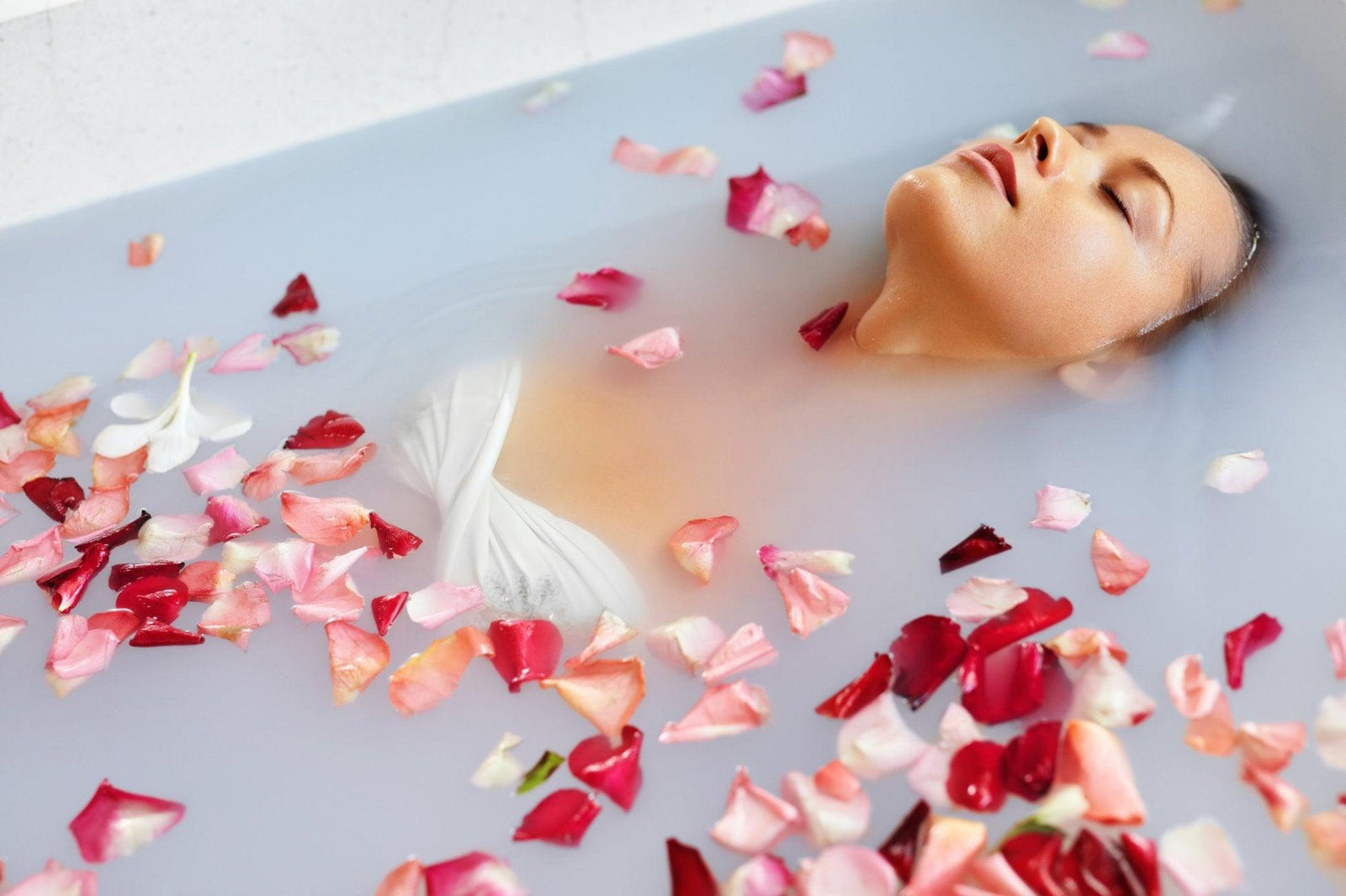 THERAPEUTIC BENEFITS OF MINERAL BATHS BACKED BY SCIENCE - Merkaela Life